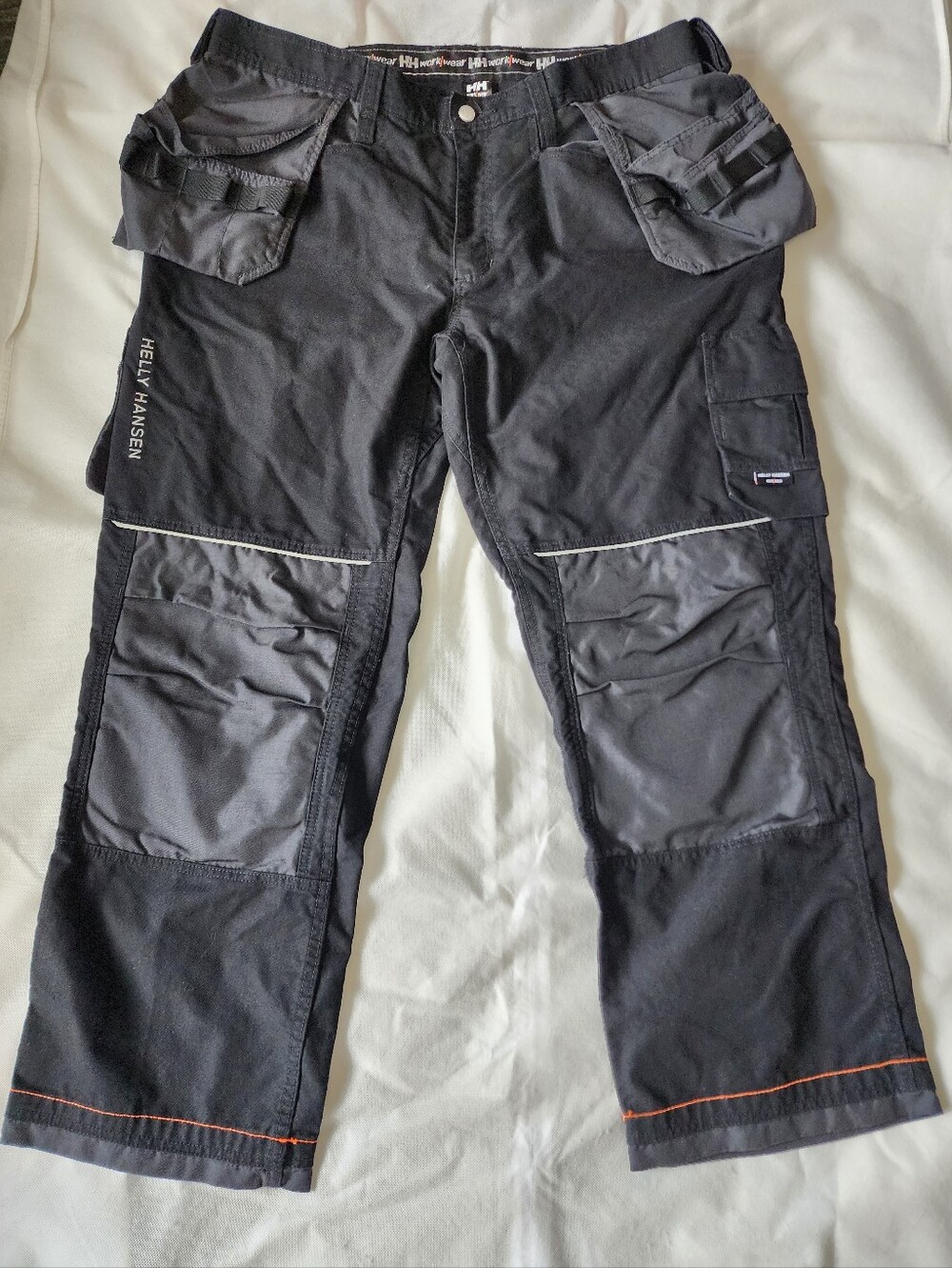 Helly Hansen Men’s Black Cargo Work Pants with Reflective Trim Size W44 L32